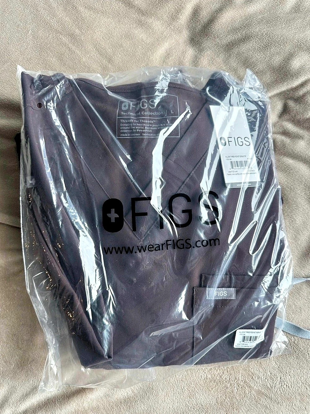 FIGS Leon Three-Pocket Scrub Top espresso Large man / X-large woman